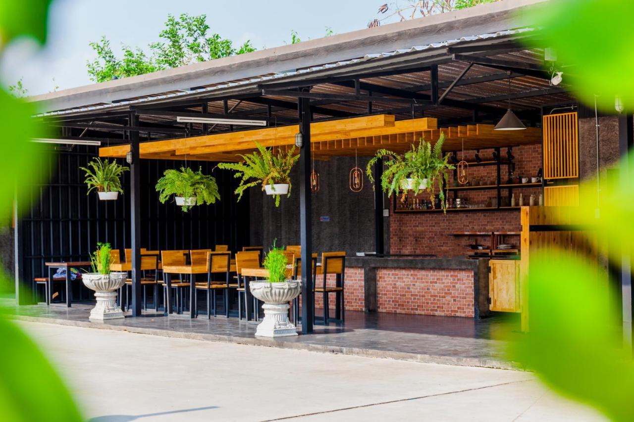 ザ サン リゾート ラーチャブリー Ratchaburi エクステリア 写真